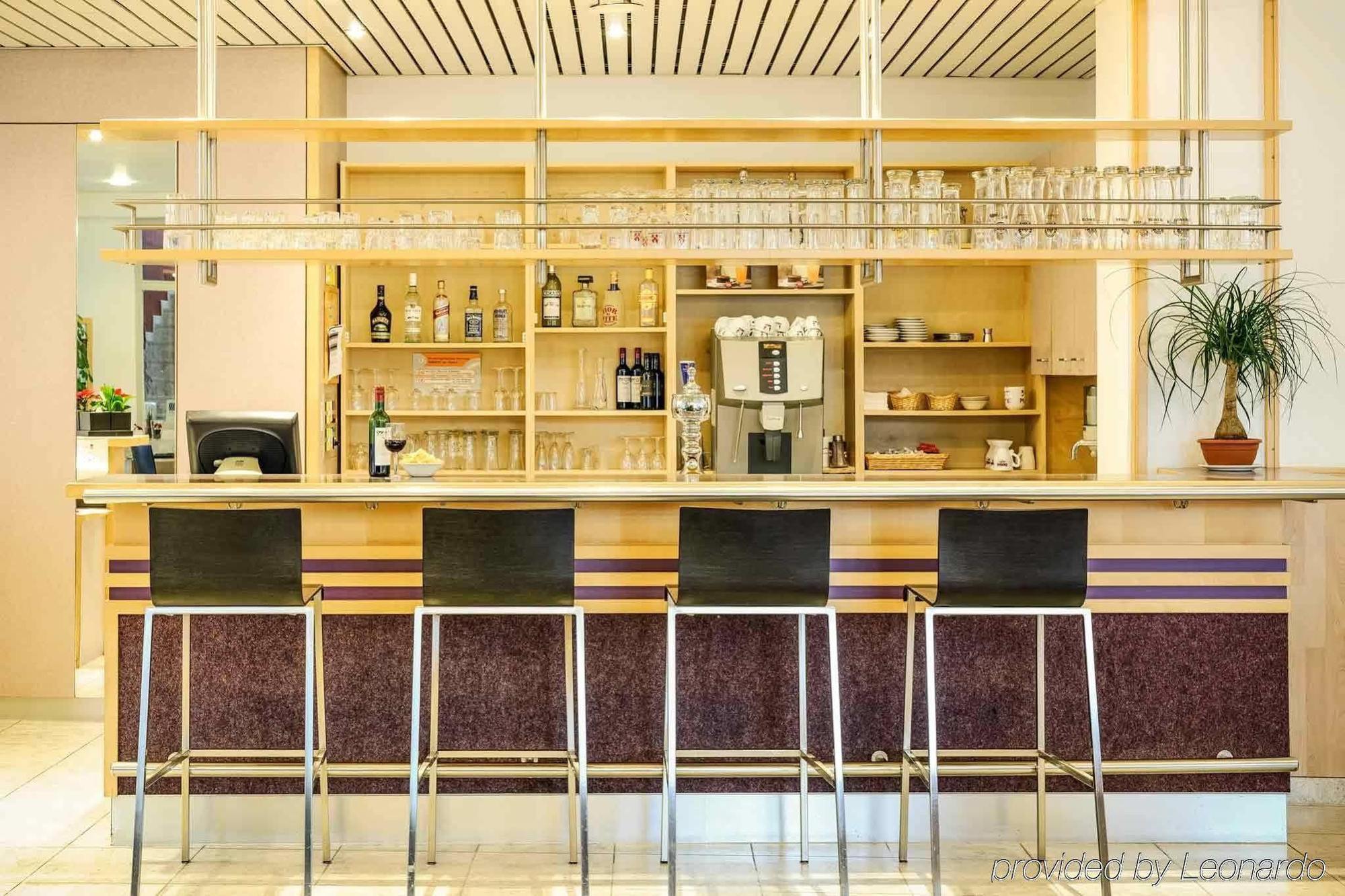 Ibis Hotel 3*